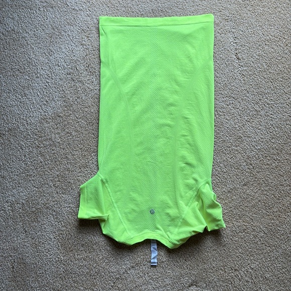 Lululemon Swiftly Tech | Size 2 - Picture 4 of 4